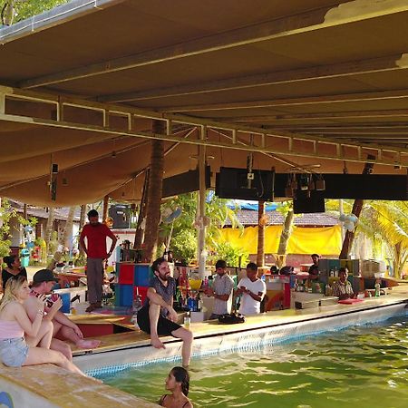 That Crazy Hostel Anjuna Bagian luar foto