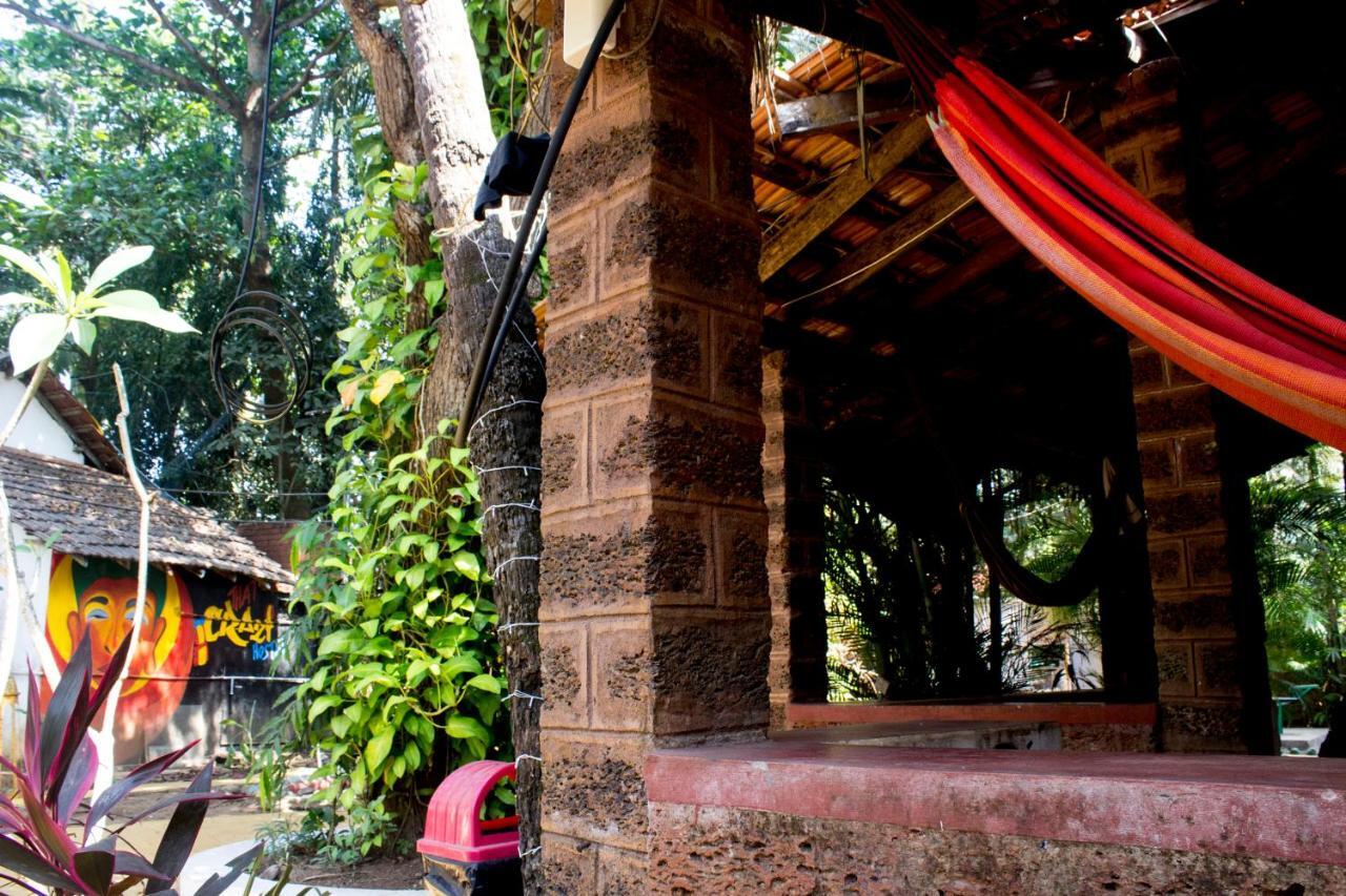 That Crazy Hostel Anjuna Bagian luar foto